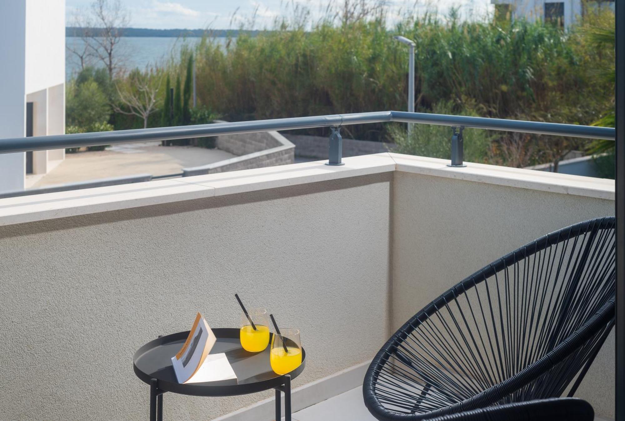 Villa Roca With Heated Pool And Sauna 프리블라카 외부 사진