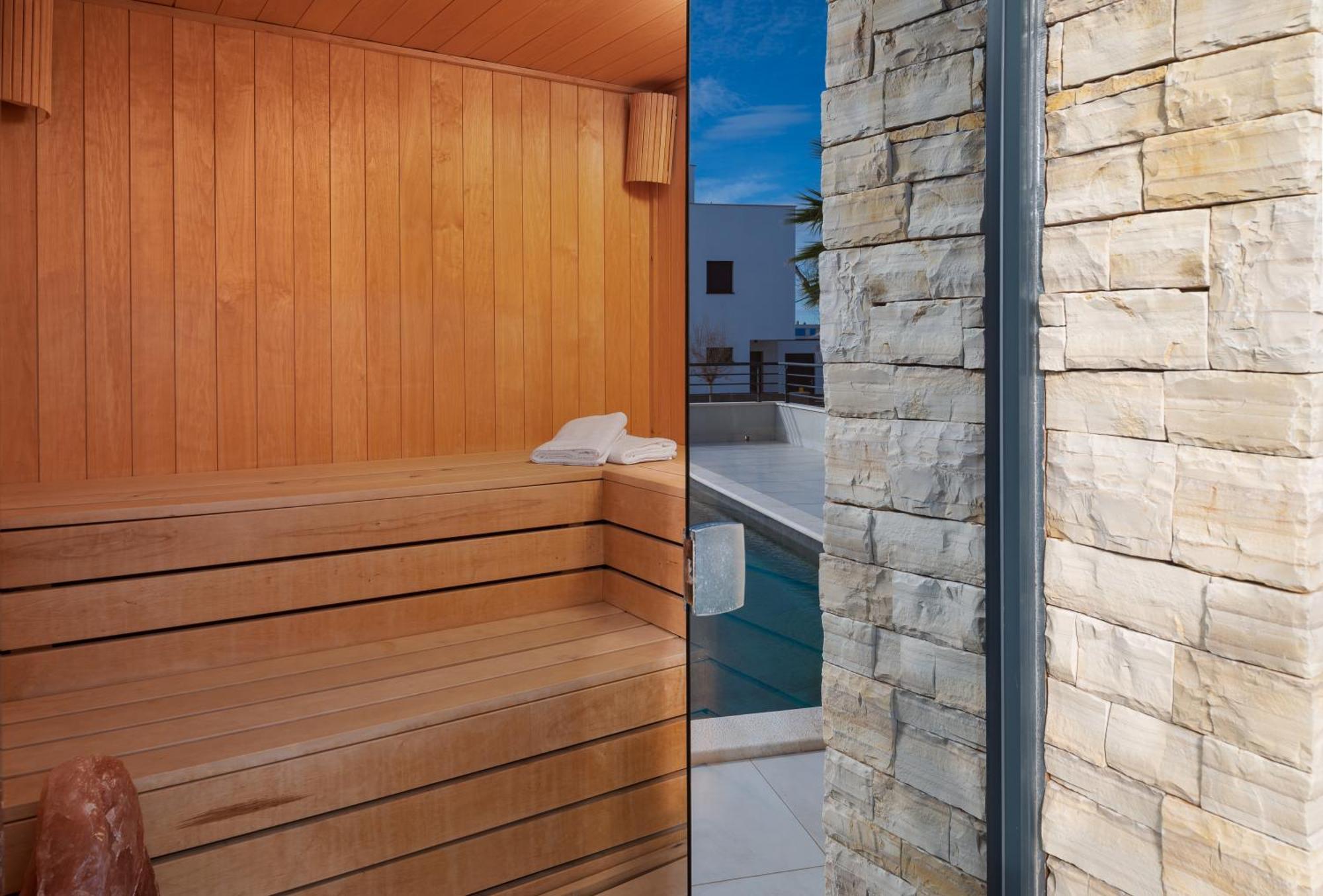 Villa Roca With Heated Pool And Sauna 프리블라카 외부 사진