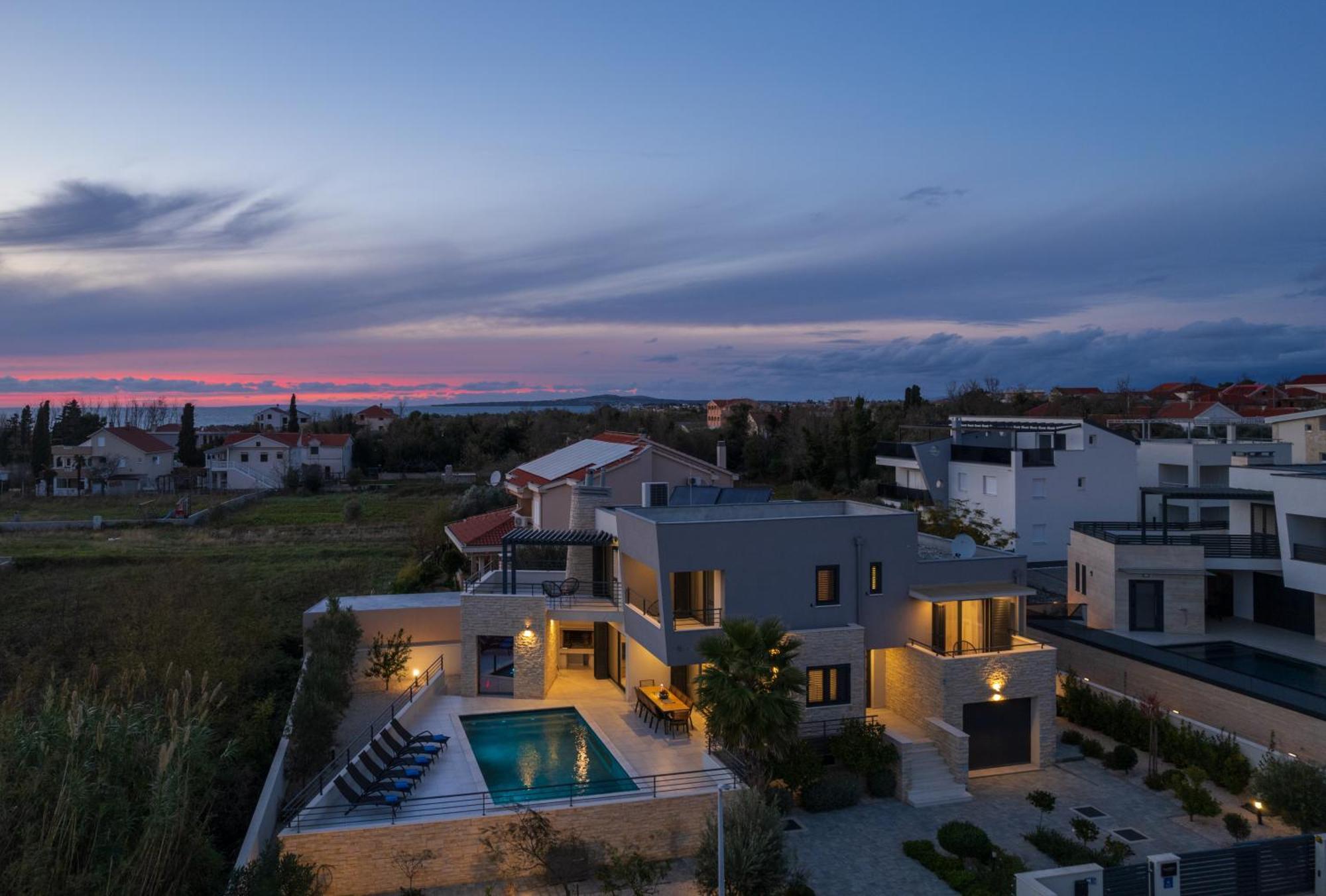 Villa Roca With Heated Pool And Sauna 프리블라카 외부 사진