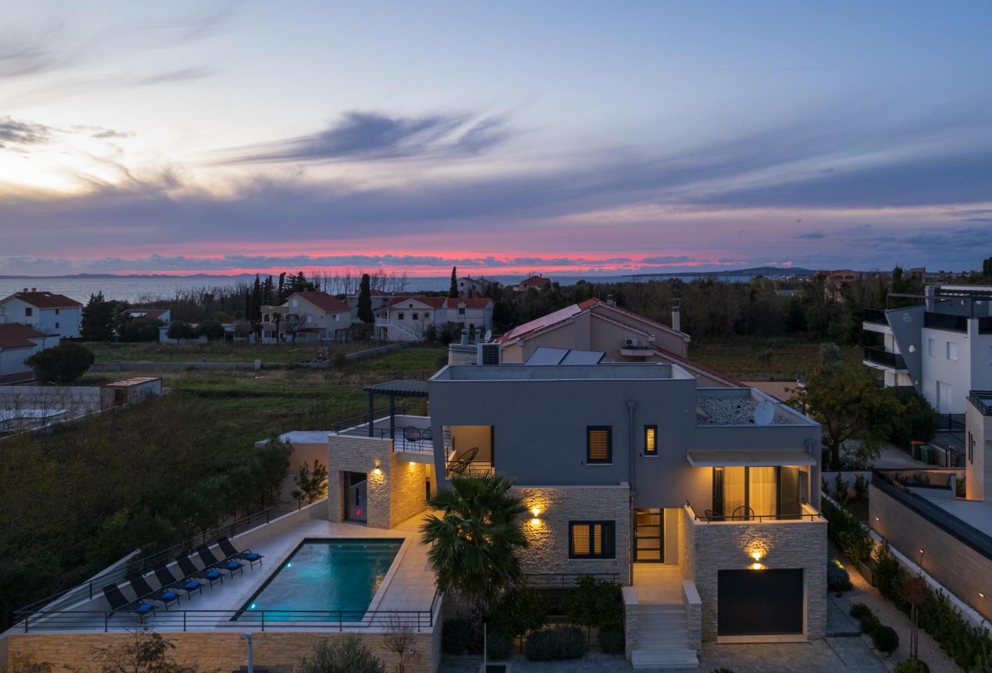 Villa Roca With Heated Pool And Sauna 프리블라카 외부 사진